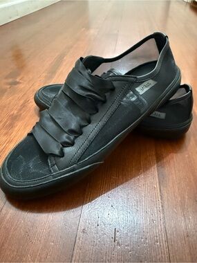 Steve Madden Tread Black Multi sneakers size 8